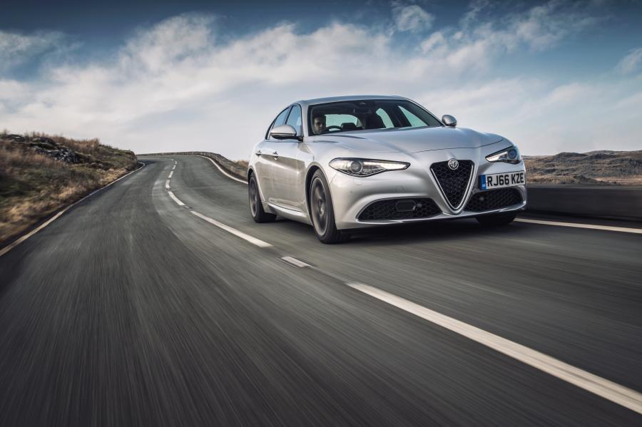  Alfa Romeo Giulia Q2 (952) 2016 года  (UK) (фото 29 из 43)